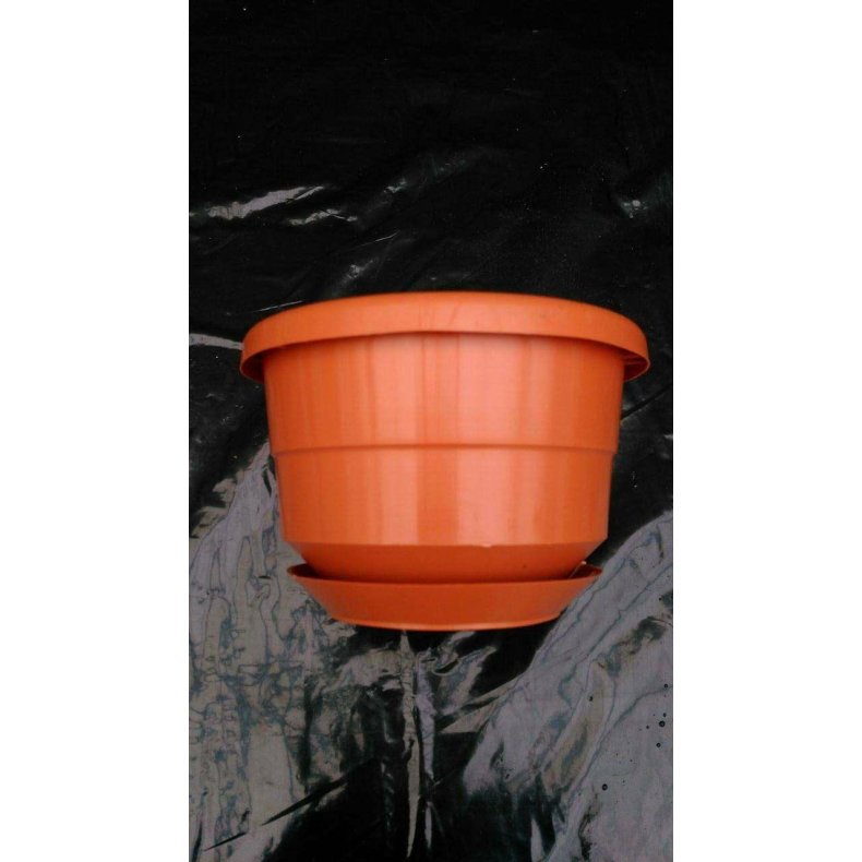 Plastpotte med underskl